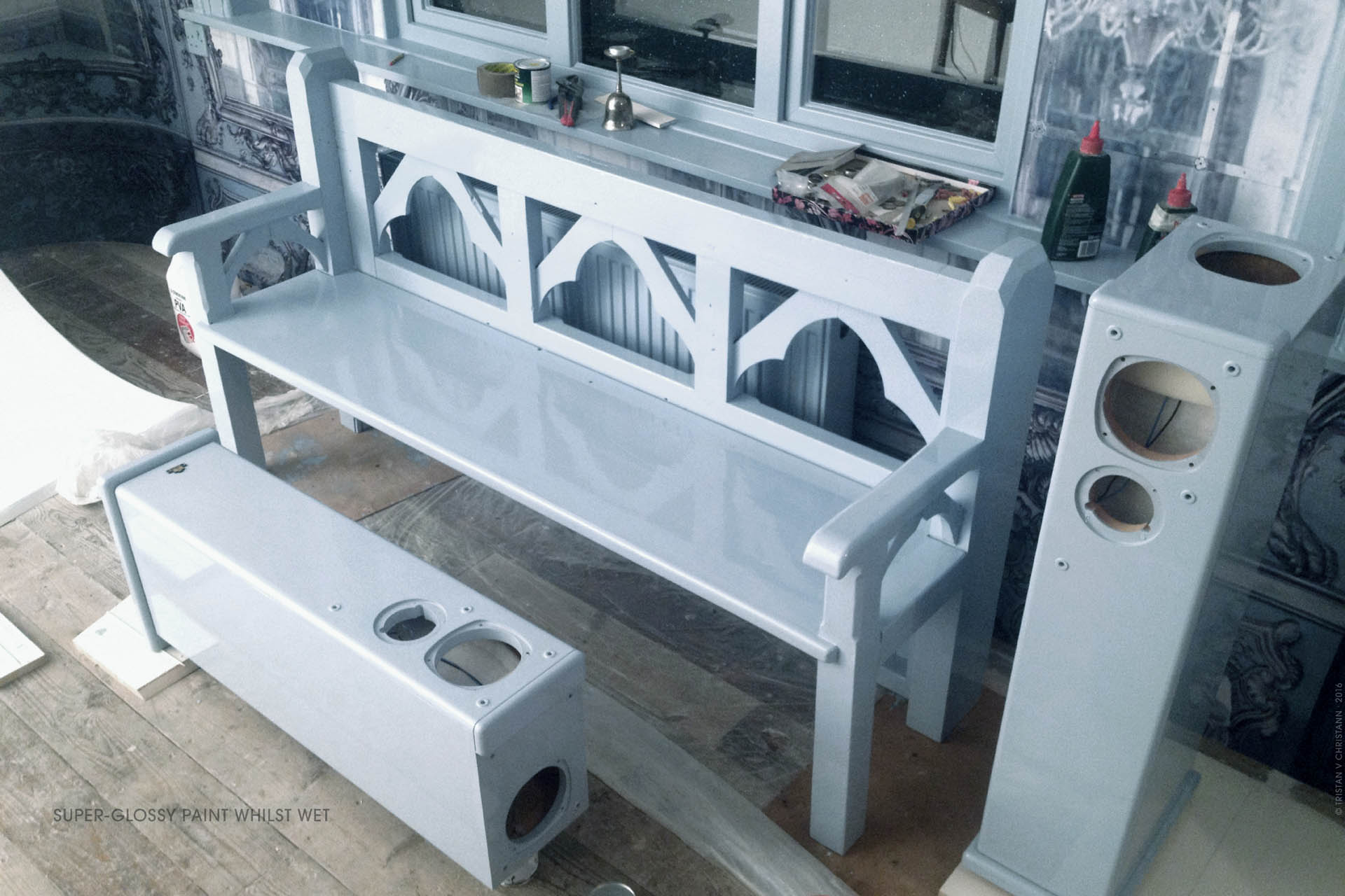 Project Blue Salon, Super-Glossy paint whilst wet